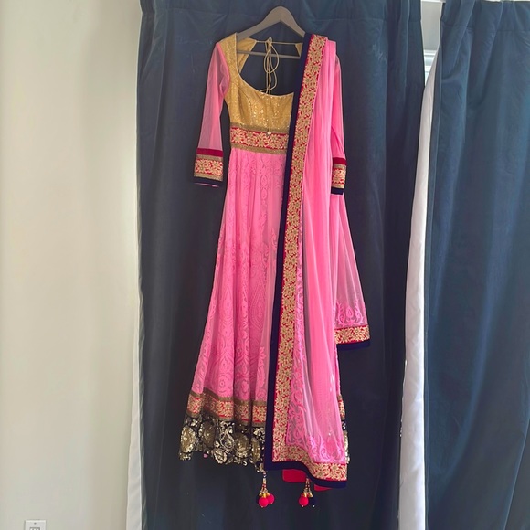 Beautiful Regal Wedding Lehenga. - Picture 1 of 4